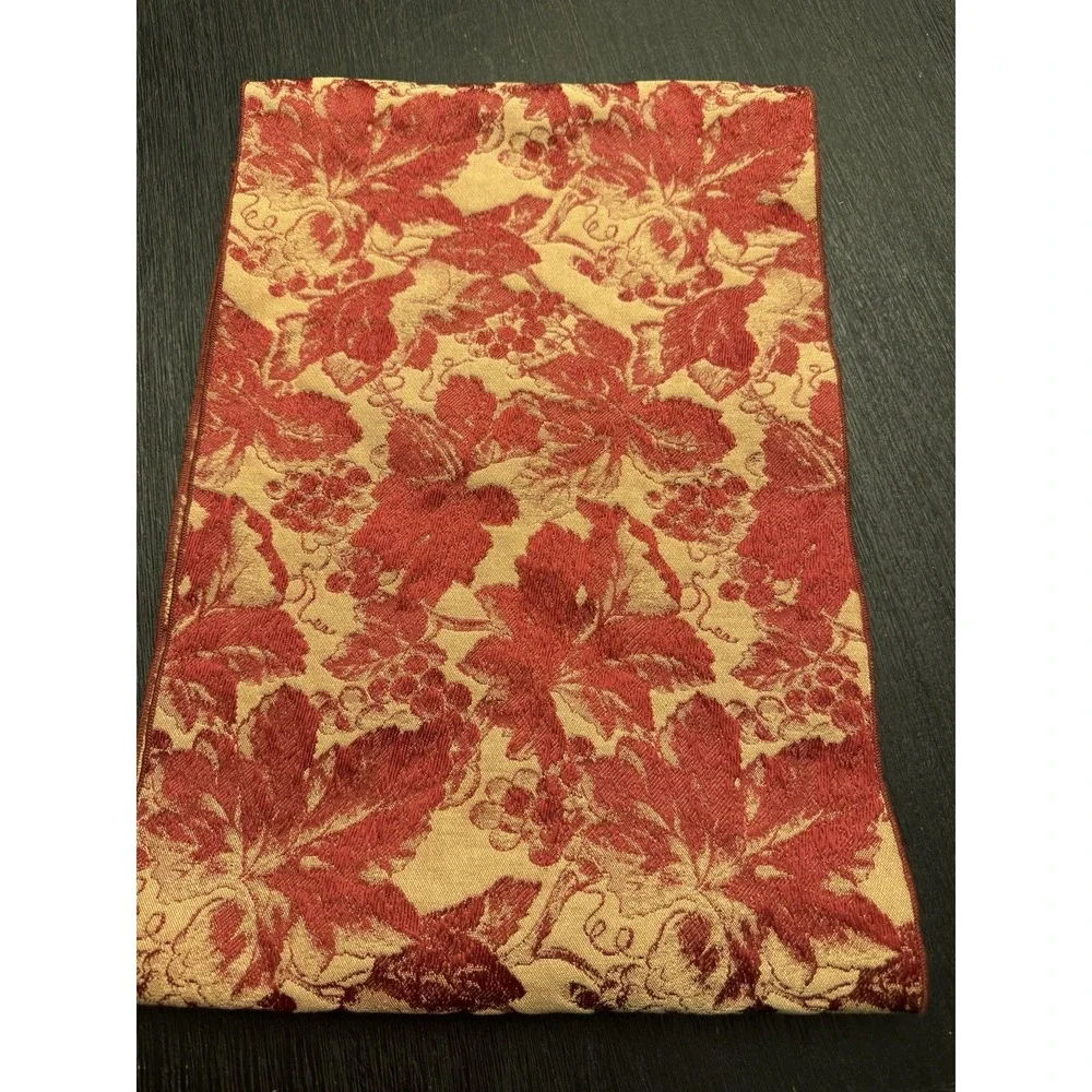 POTTERY BARN Fall Autumn Runner 11 1/2 In X 71 In Thanksgiving Leaves Maroon
